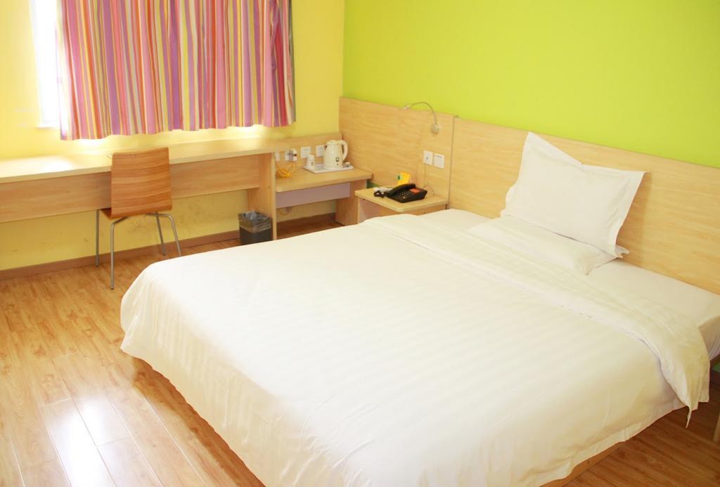 7Days Inn Nanchang North Railway Station Square ภายนอก รูปภาพ