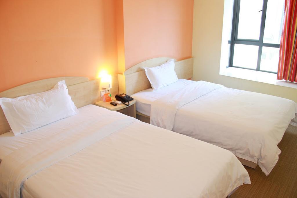 7Days Inn Nanchang North Railway Station Square ภายนอก รูปภาพ